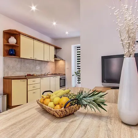 Skygarden House Apartmán *