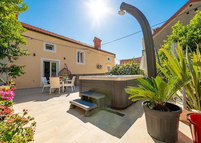 דירה Skygarden House מאלי לוסיניי